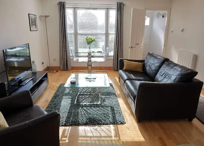 Flat 4 Summertown Court