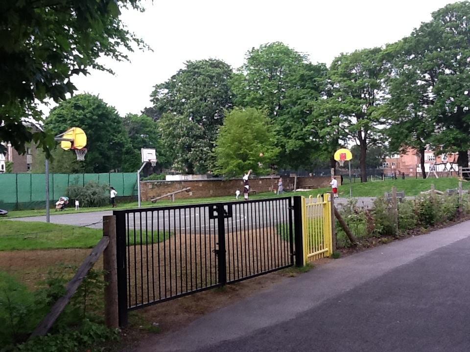Flat 4 Summertown Court *
